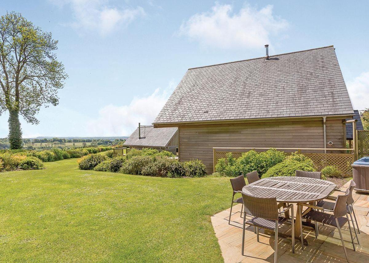Swandown Lodges Chard Exterior foto